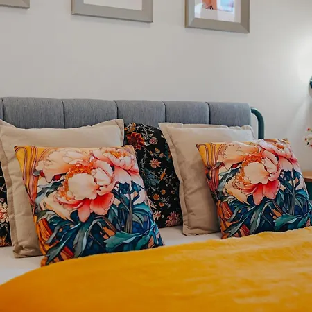 Mucha - With Free Weekend Parking Apartman Prága