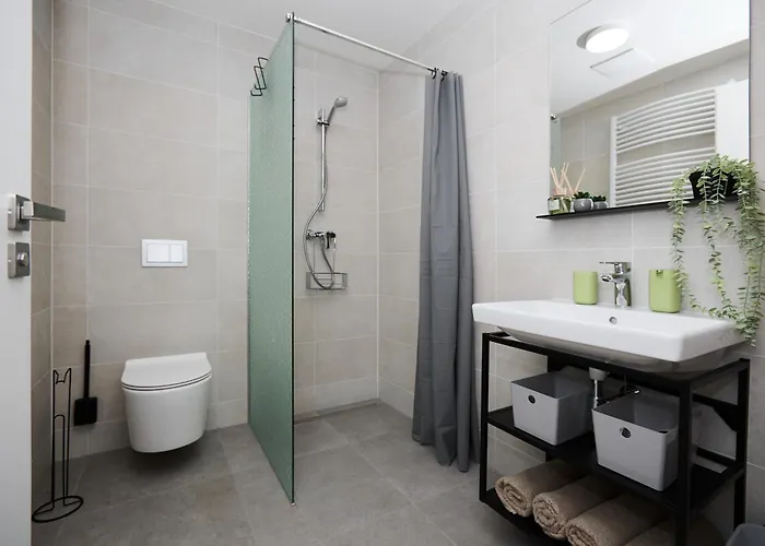Mucha - With Free Weekend Parking Appartement Praag