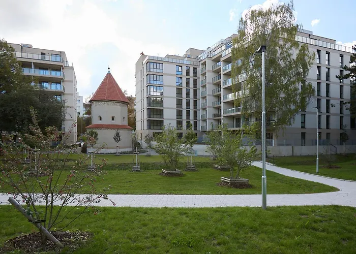 Mucha - With Free Weekend Parking Apartment