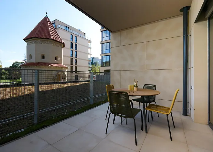 Mucha - With Free Weekend Parking