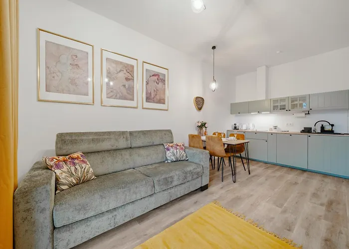 Mucha - With Free Weekend Parking *