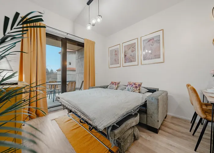 Mucha - With Free Weekend Parking Apartment *